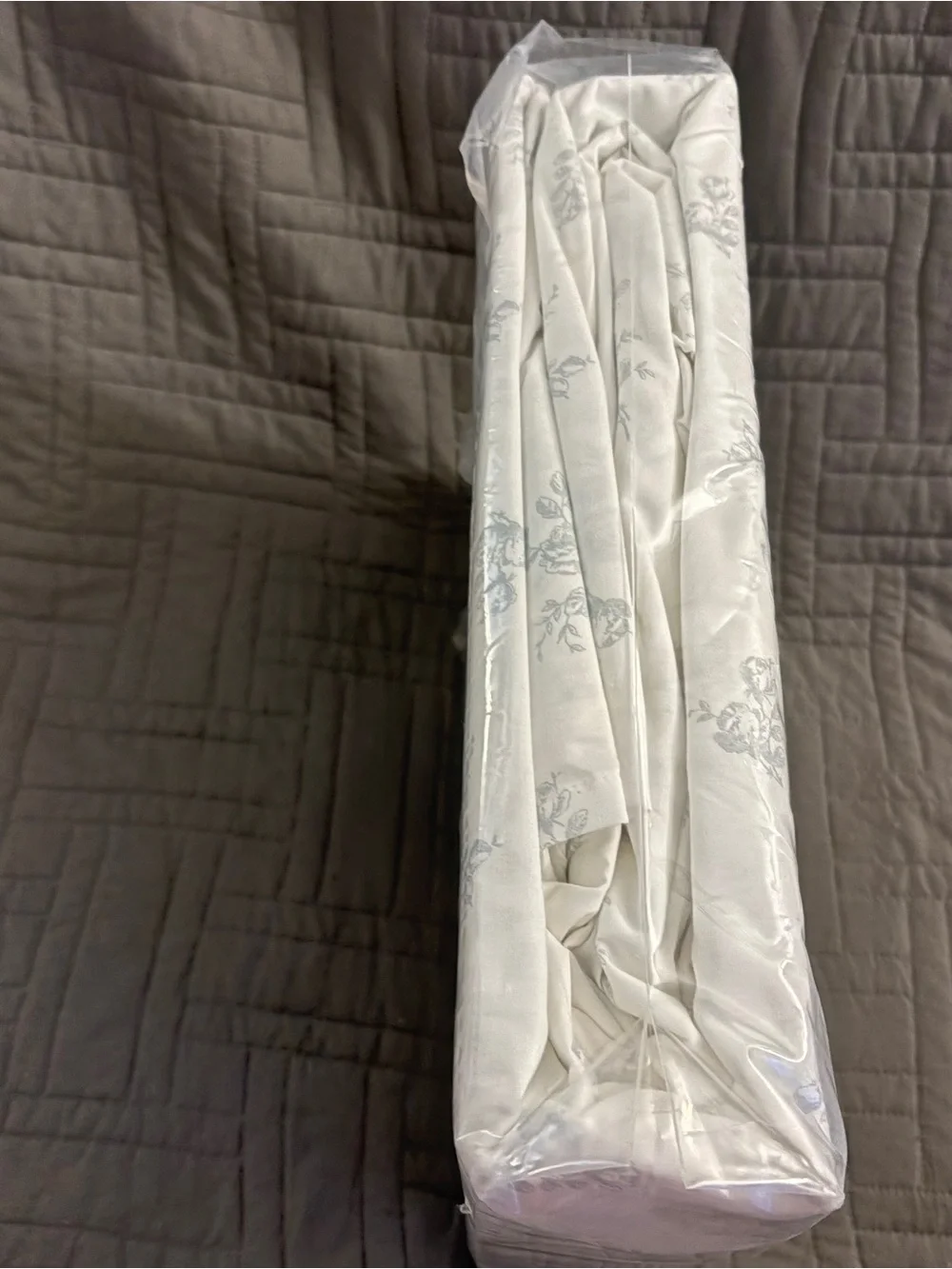 Cabbages & Roses LONDON Ditsy Floral - Mineral 4-Piece Queen Sheet Set NEW